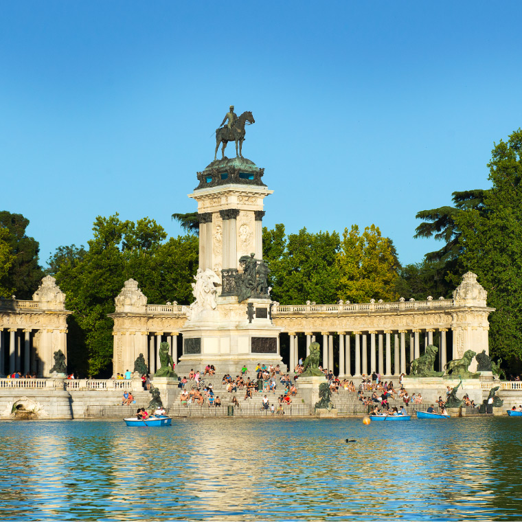 Monumento al rey Alfonso XII photograph